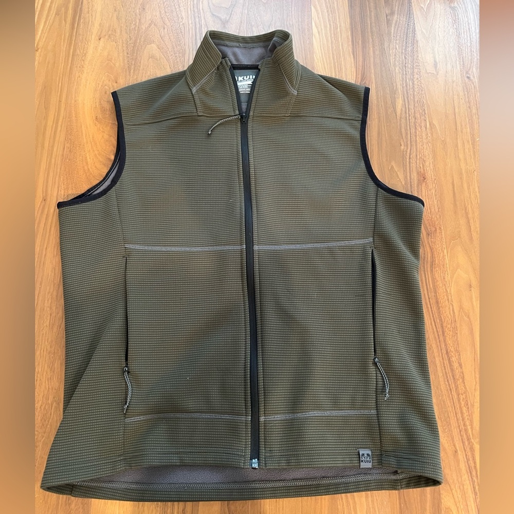 KUIU Men's Peloton 240 Olive Vest, size Medium